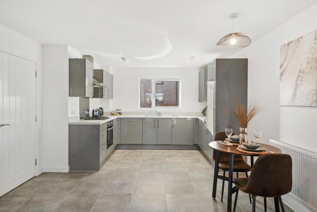 Luxury Apartment At Holt House Milton Keynes Exterior foto